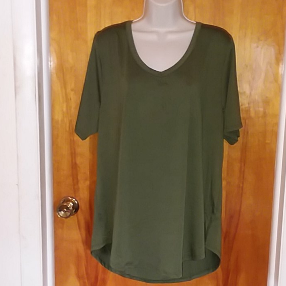 Lularoe Iris shirt